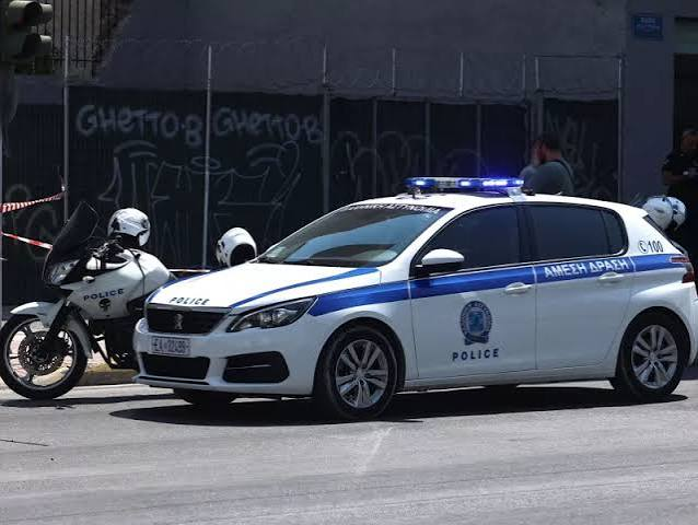Ταυτοποιήθηκε ο οδηγός της καταδίωξης Κόρινθος–Αντίρριο – Αναζητείται από τις Αρχές