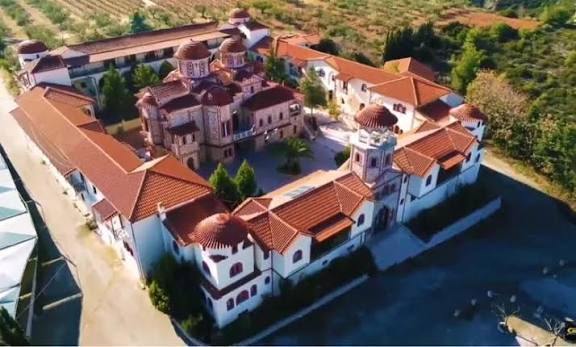 Κορινθία: Γιορτάζει η Ιερά Μονή Παναγίας «Πάντων Χαρά» στο Καλέντζι (video)