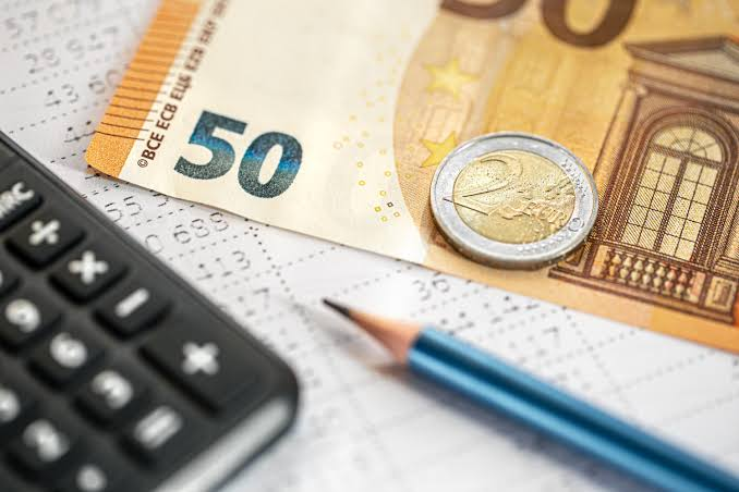 Επίδομα ανεργίας έως 1.295 ευρώ: Τι ισχύει με το νέο μέτρο