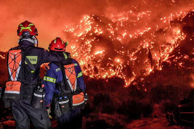 Ξυλόκαστρο: Φωτιά σε διαμέρισμα 4ου ορόφου – Τέσσερα άτομα με αναπνευστικά προβλήματα